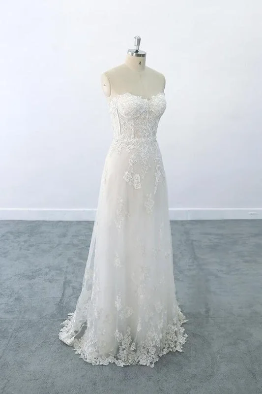 Appliques Strapless Tulle Sheath Wedding Dress