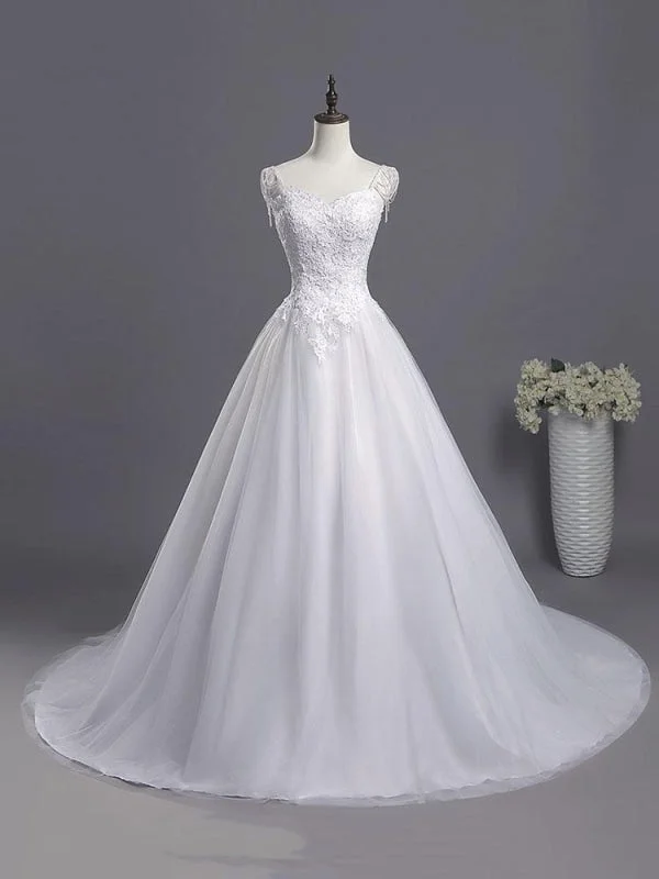 Gorgeous A-line Lace Appliques Wedding Dresses